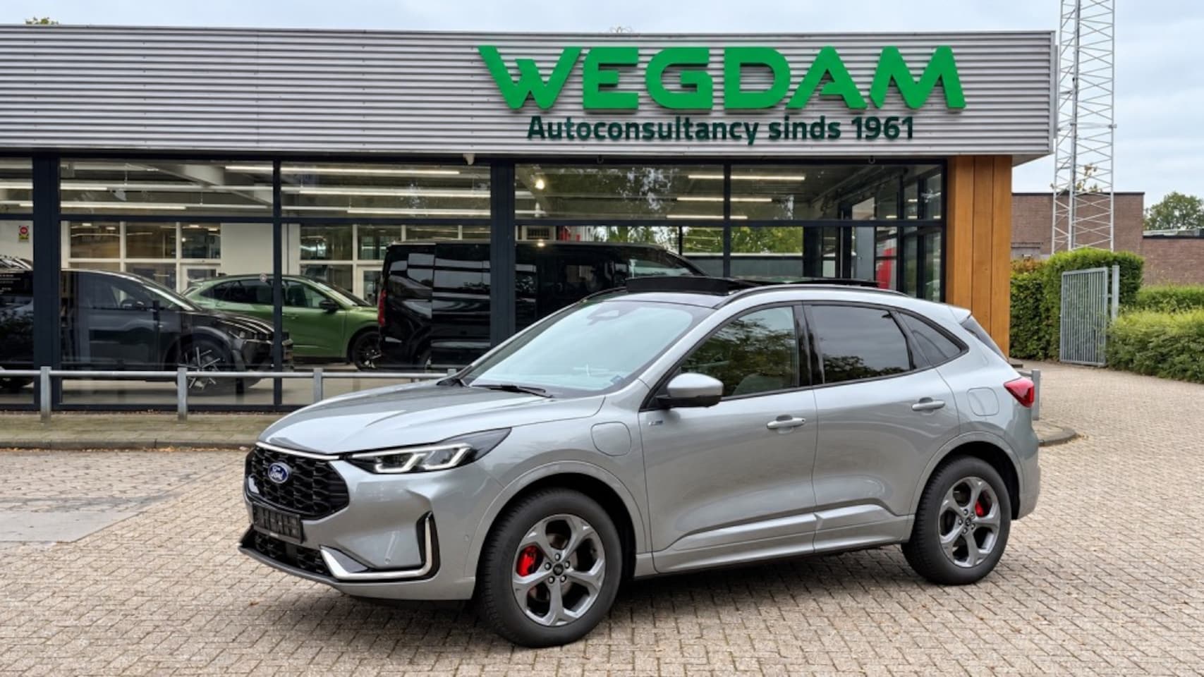 Ford Kuga - 2.5 PHEV ST-LINE X 243pk / Panorama+Winter+Techno+4s banden - AutoWereld.nl