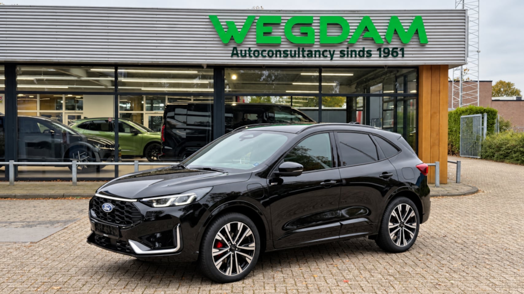 Ford Kuga - 2.5 PHEV ST-LINE X 243pk / 20inch+Winter+Techno - AutoWereld.nl