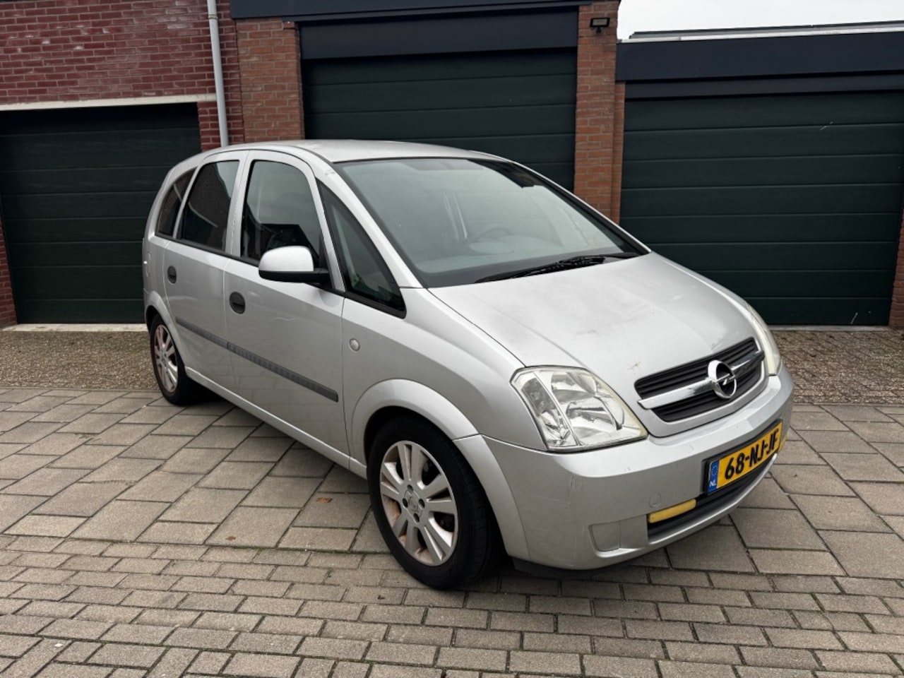 Opel Meriva - 1.6-16V COSMO / CRUISE / AIRCO / APK 09-10-2027! / RIJKLAAR - AutoWereld.nl