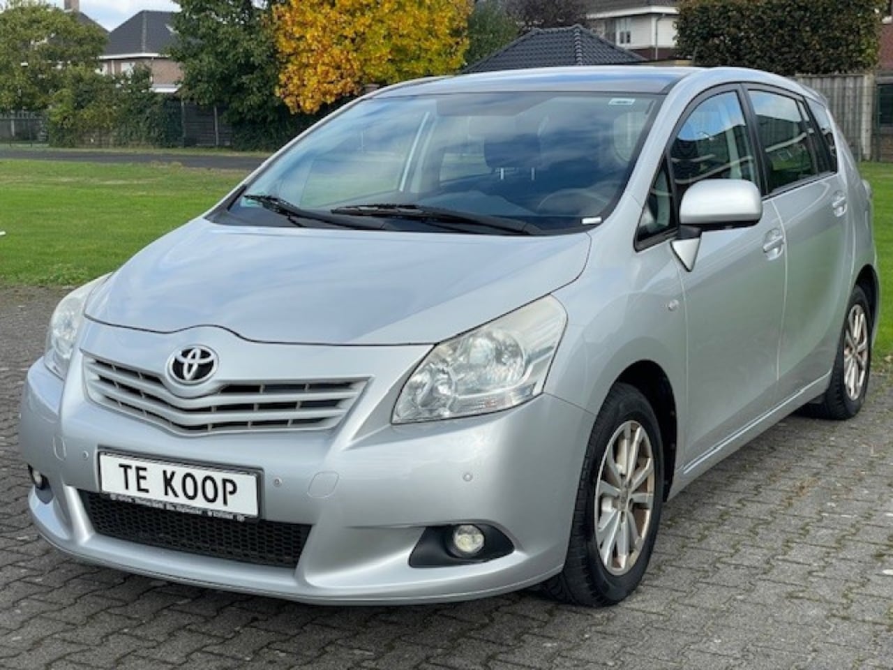 Toyota Verso - 1.8 VVT-I Business Automaat/ ECC/ Pano/ Navi/ Cruise/ Trekhaak/ PDC V+A - AutoWereld.nl