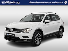 Volkswagen Tiguan - 1.5 TSI ACT Comfortline Business / Pano / Parkeersensoren voor en achter / Navi / Adaptive