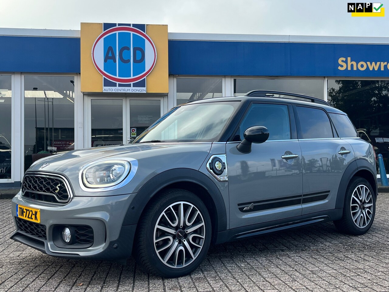 MINI Countryman - 1.5 Cooper S E ALL4 | Orig. NL | PanoramaDak | JCW-pakket | Carplay | Camera | Head-Up dis - AutoWereld.nl