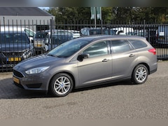 Ford Focus Wagon - 1.0 Trend Edition Riem vervangen