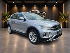 Volkswagen T-Roc - 1.5 TSI Style plus virtual cockpit, stoelverw, cruise, pdc
