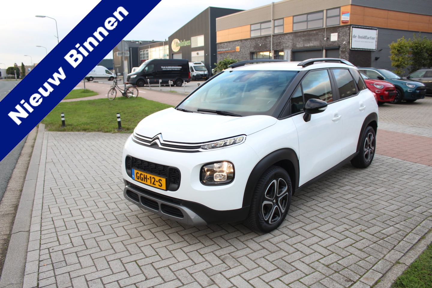 Citroën C3 Aircross - 1.2 130 PK Automaat EAT6 Clima-Cruise-Navi-Trekhaak-Carplay-4 Seizoenen Banden !! - AutoWereld.nl