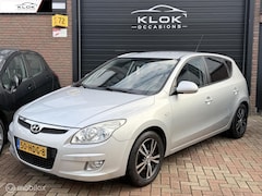 Hyundai i30 - 1.6i Dynamic Camera Airco Carplay Automaat