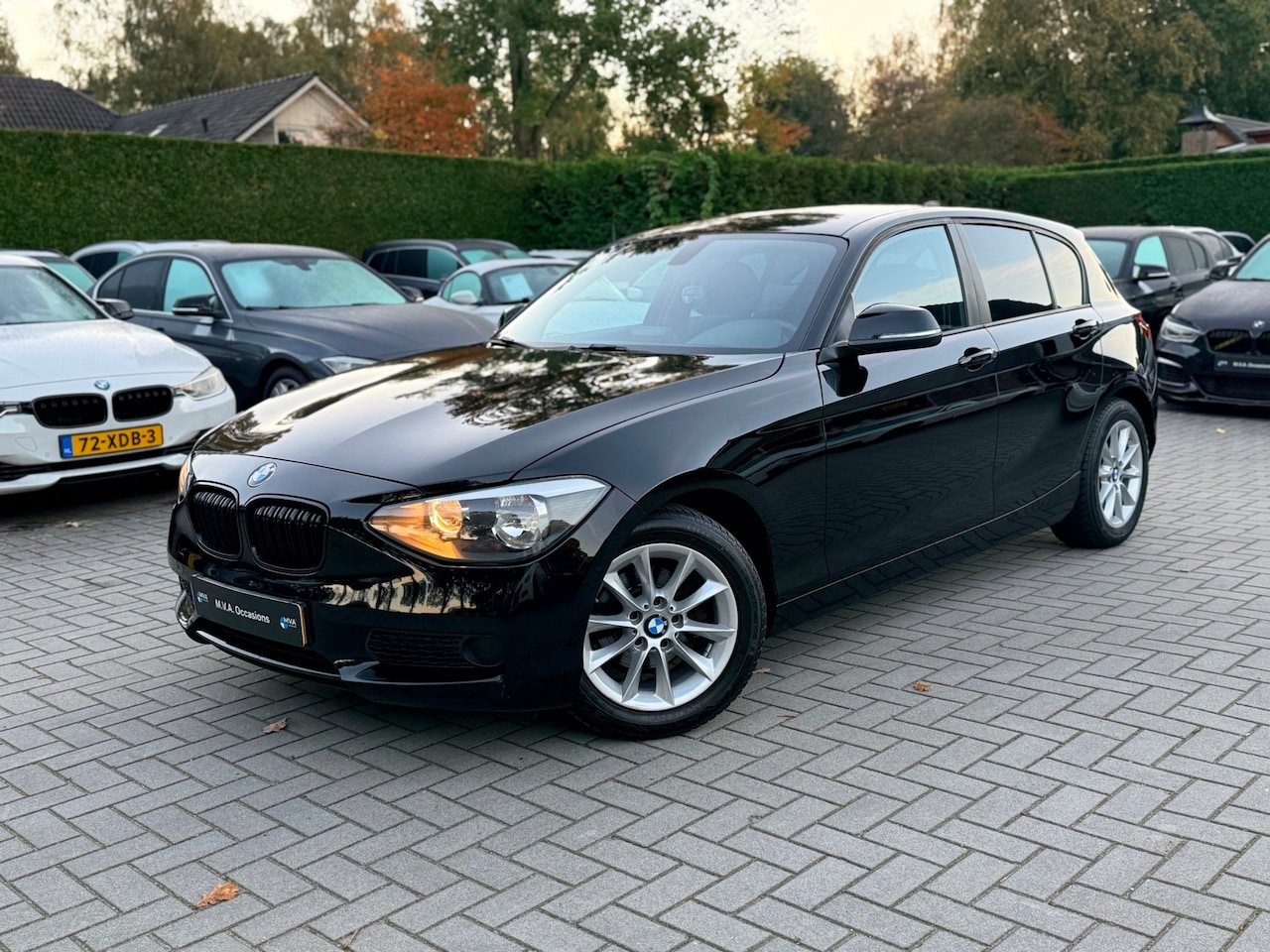 BMW 1-serie - 114i Business|Nieuwe Ketting + Klepseals|Stoelverwarming|Climate control|Pdc|Nette staat.. - AutoWereld.nl