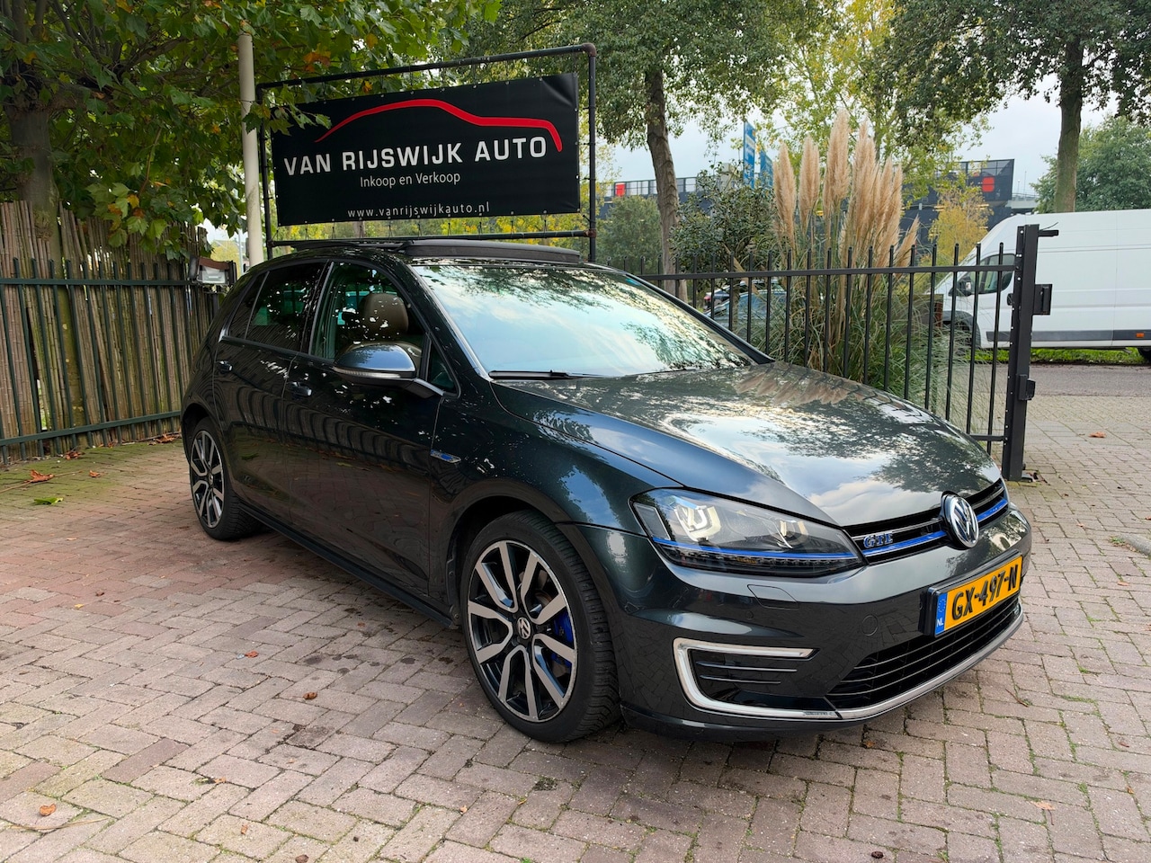 Volkswagen Golf - 1.4 TSI GTE Xenon Pano Leder Nav Camera - AutoWereld.nl