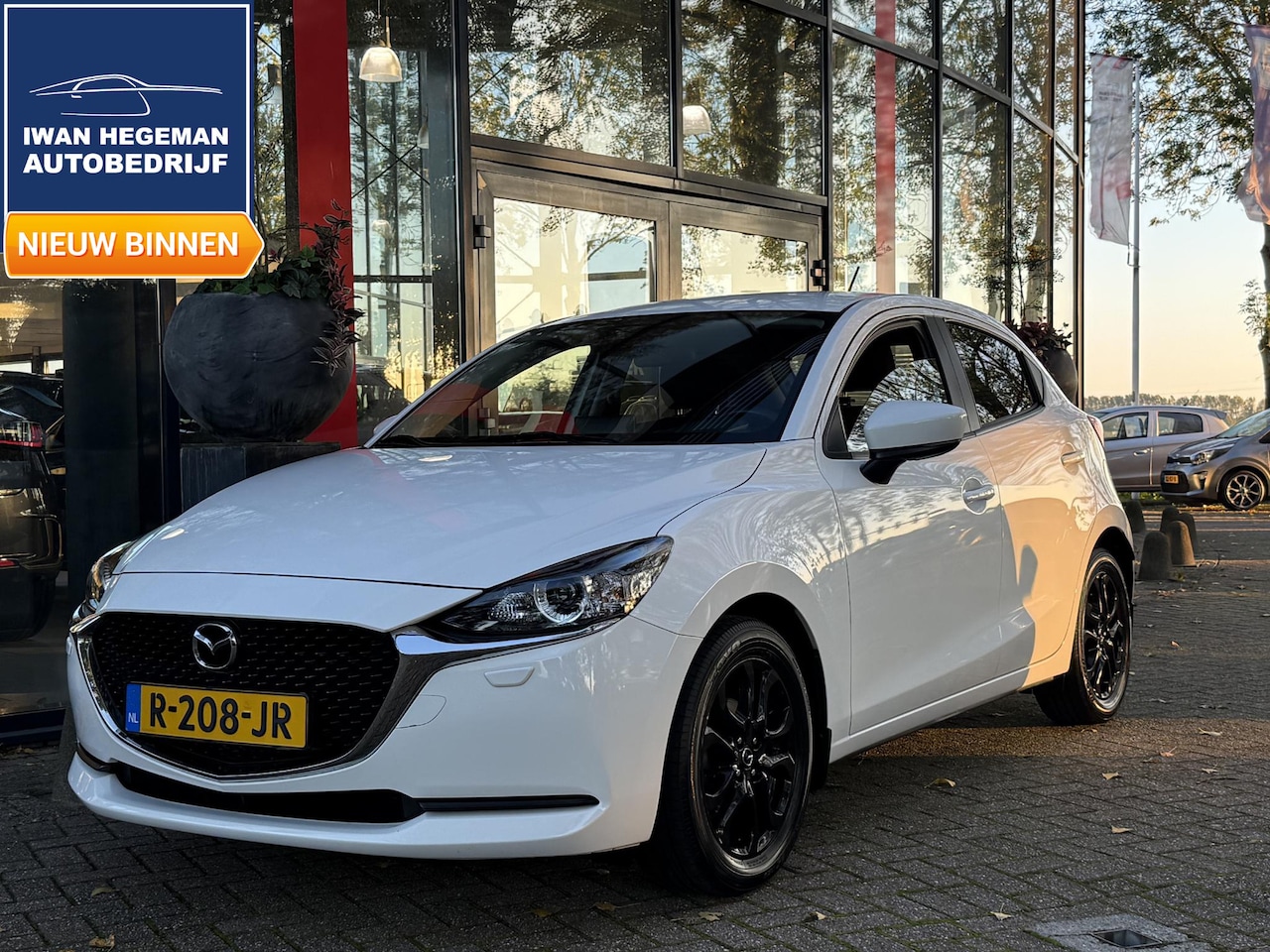 Mazda 2 - 1.5 Skyactiv-G Comfort | Airconditioning | Apple Carplay | Cruise Control | Parkeersensore - AutoWereld.nl