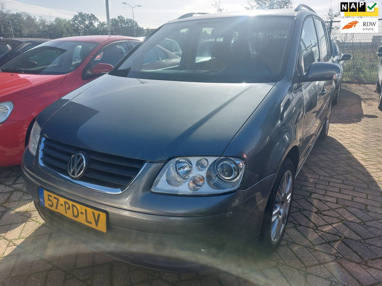 Volkswagen Touran - 1.6-16V FSI Trendline / leer - AutoWereld.nl