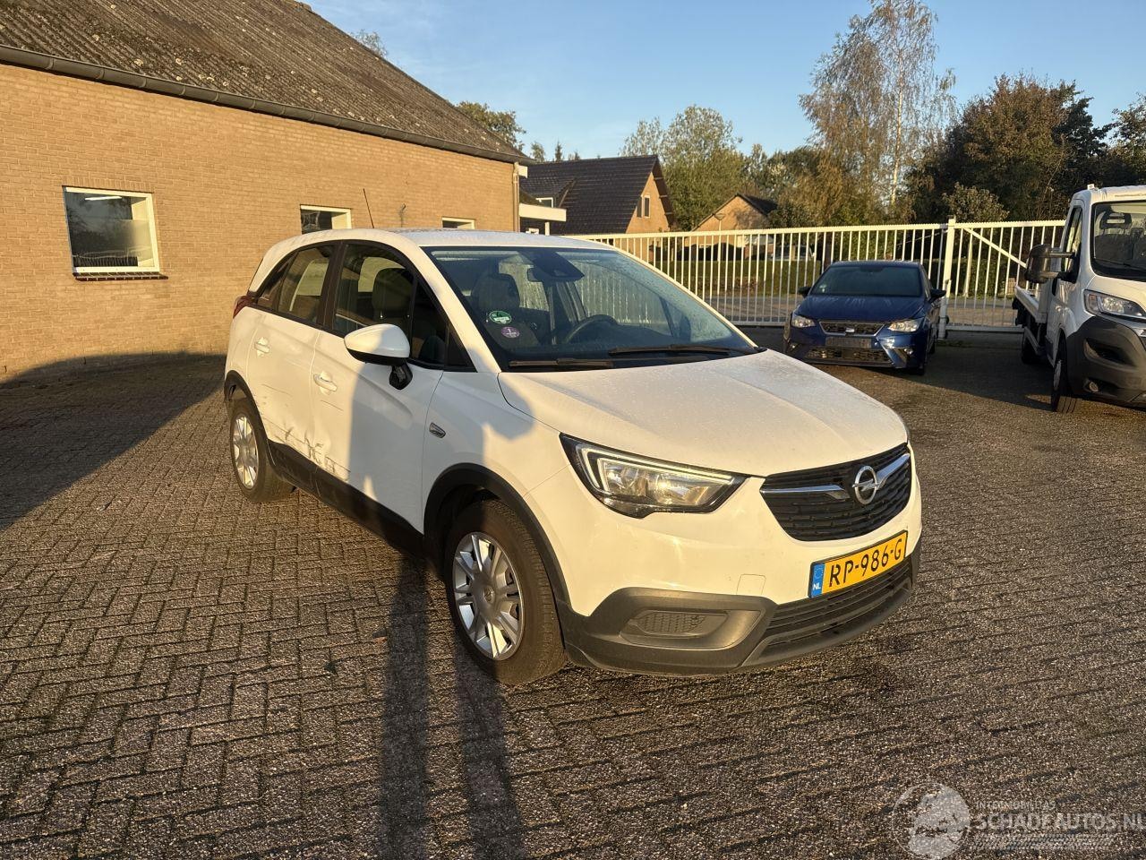 Opel Crossland X - 1.2 Online Edition REST BPM €800,-!!! - AutoWereld.nl