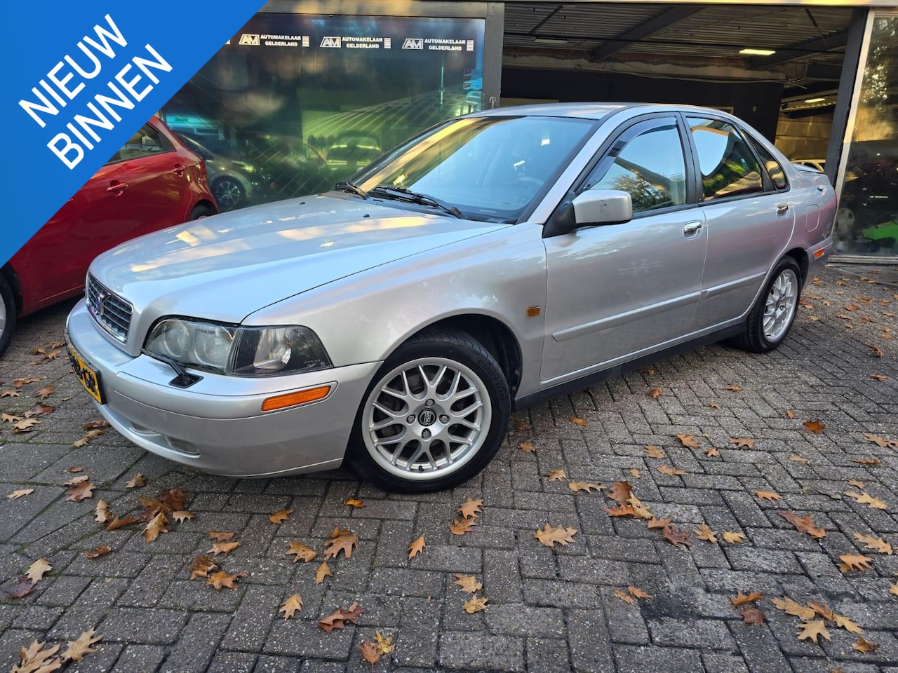 Volvo S40 - 1.8 Europa | KNAPPE AUTO | STOELVERWARMING | CRUISE | TREKHAAK | LMV | - AutoWereld.nl
