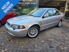 Volvo S40 - 1.8 Europa | KNAPPE AUTO | STOELVERWARMING | CRUISE | TREKHAAK | LMV |