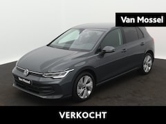 Volkswagen Golf - 1.5 eHybrid Life Edition 204 PK Automaat | #AD | Plug in Hybride | Trekhaak | Apple Carpla