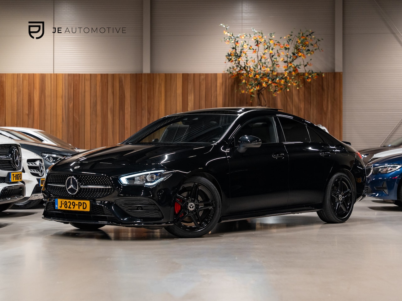 Mercedes-Benz CLA-Klasse - CLA 180 AMG Line, Pano, Digi Dash, Voll Led, Apple Carplay, Android Auto, NAP, Cam, Volled - AutoWereld.nl