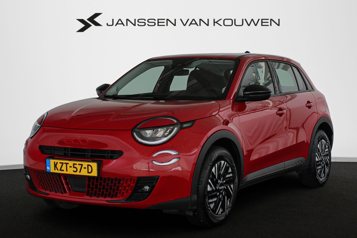 Fiat 600e - RED 54 kWh Apple CarPlay Climate Control - AutoWereld.nl