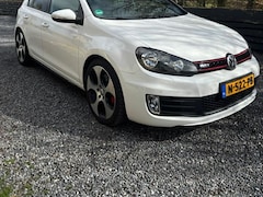 Volkswagen Golf - 2.0 GTI+Schuifdak+Apple-carplay+stoel-verw+18"lmv+MOTOR REVISIE GEHAD / HANDEL/EXPORT