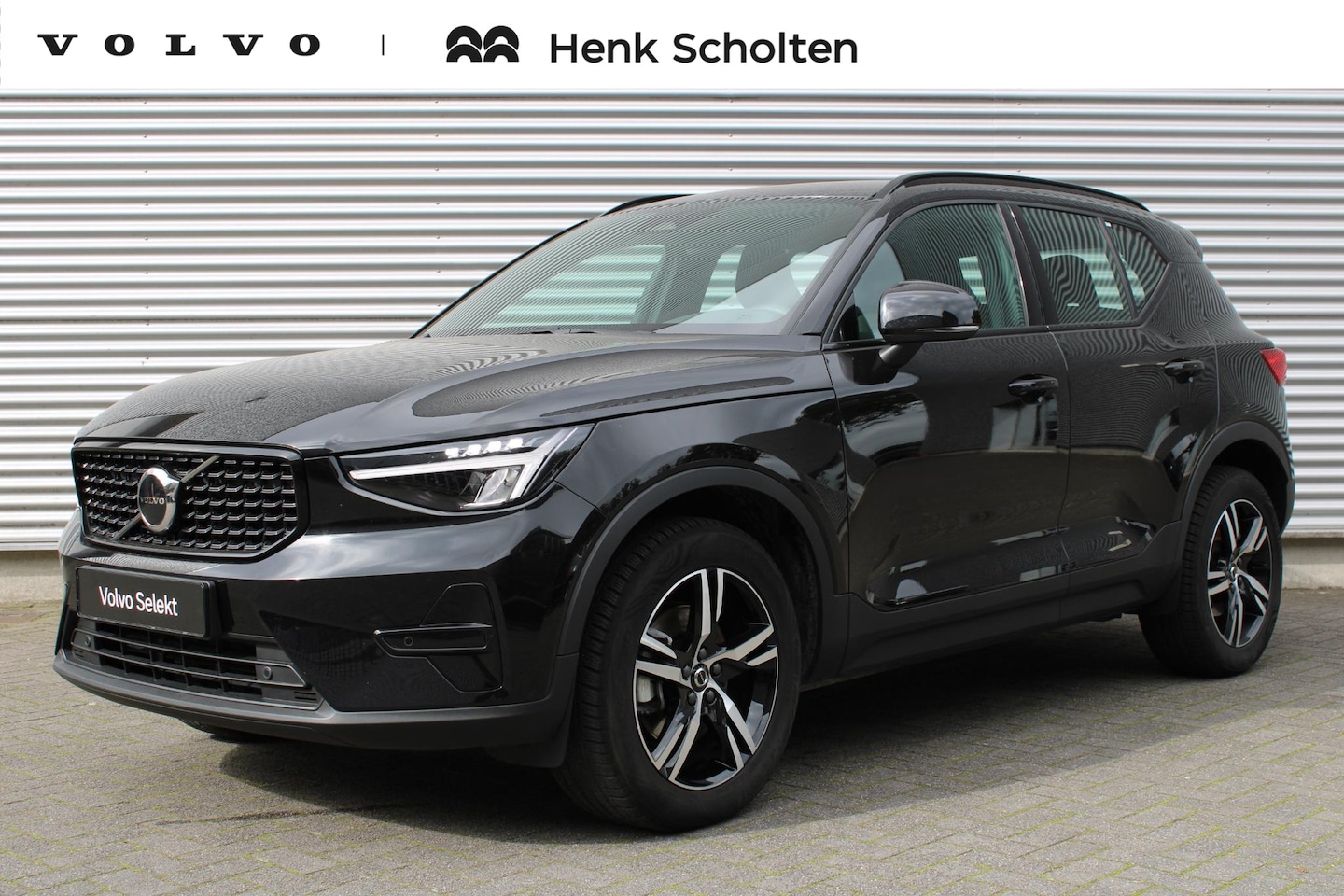 Volvo XC40 - B4 Plus Dark | Trekhaak | Verwarmbare voorstoelen en voorruit | Premium audio by Harman Ka - AutoWereld.nl
