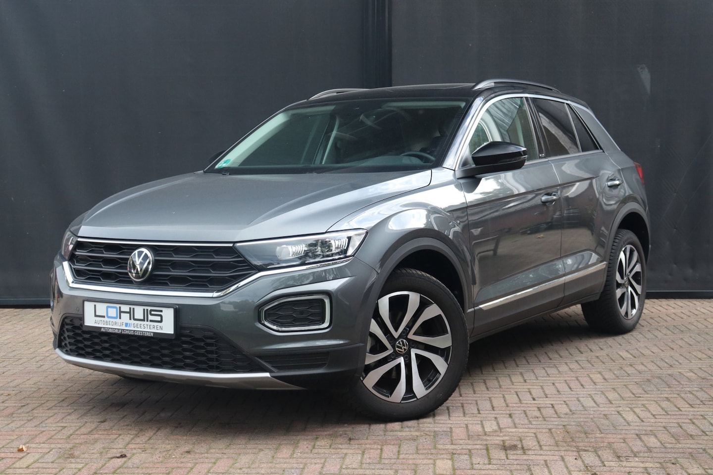 Volkswagen T-Roc - 1.0TSI Active | PANO | CARPLAY - AutoWereld.nl
