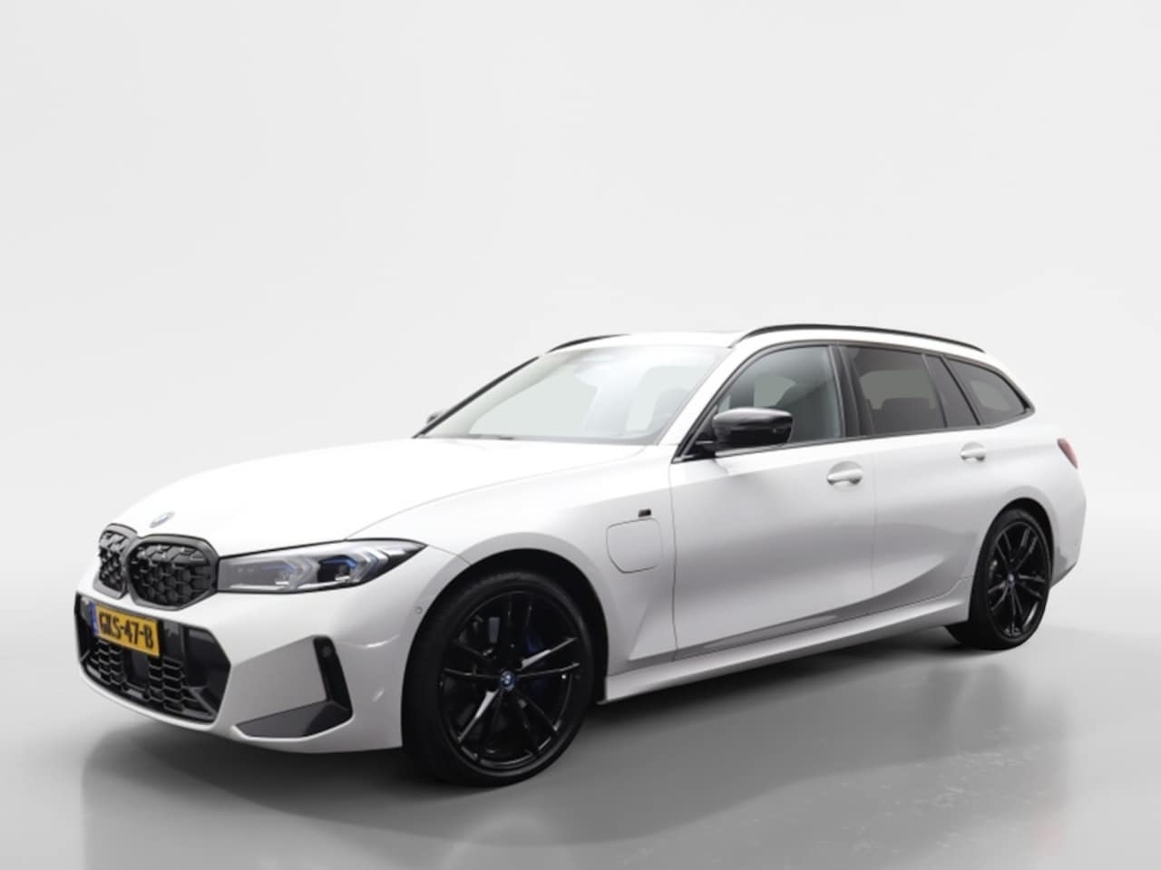 BMW 3-serie Touring - 330e M-Sport | Adaptieve cruise | Pano | Elekt. trekhaak - AutoWereld.nl