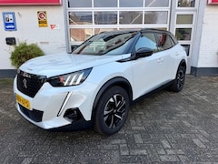 Peugeot 2008 - 1.2 PureTech GT-Line Carplay Navi