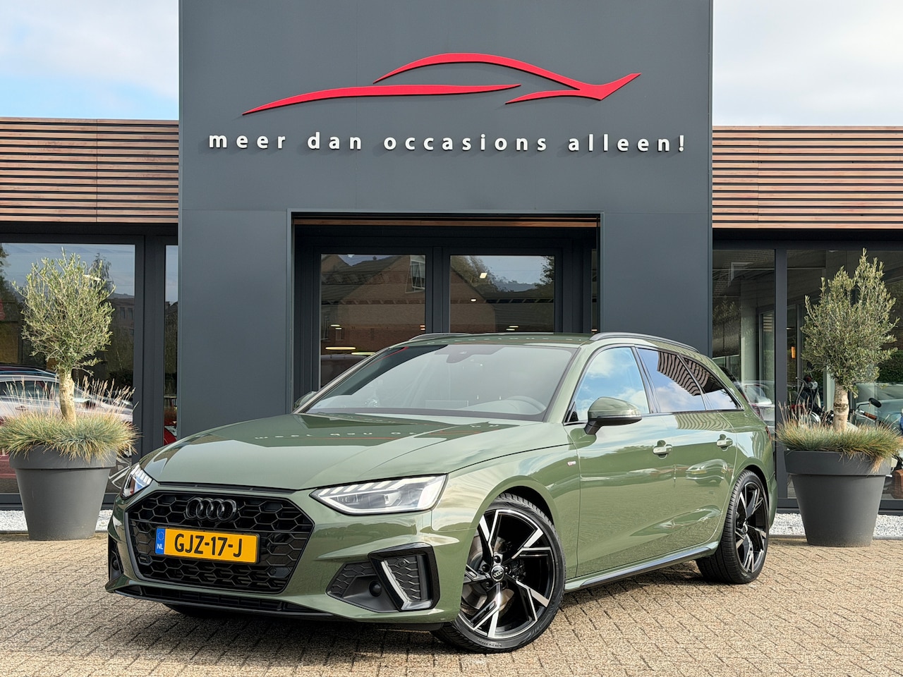 Audi A4 Avant - 35 TFSI S edition competition | Apple Carplay | Camera | Stoelverwarming - AutoWereld.nl