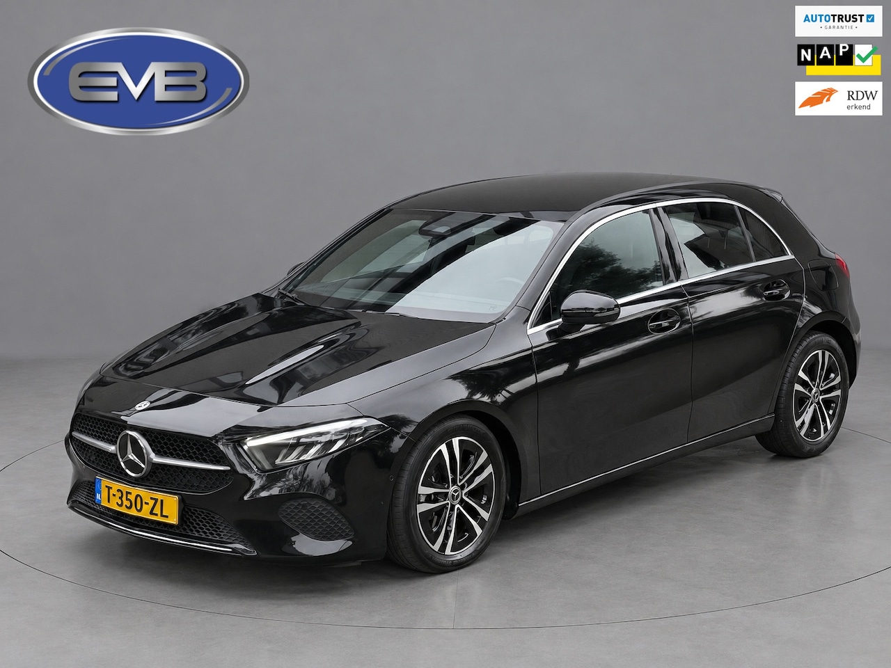 Mercedes-Benz A-klasse - 180 Automaat Business Line, facelift, 1 e eigenaar,camera,lederen sportinterieur, Originee - AutoWereld.nl