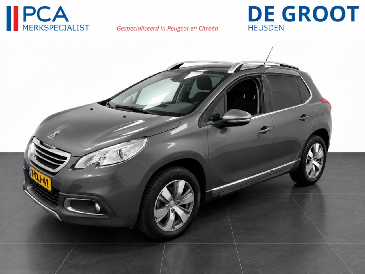 Peugeot 2008 - ALLURE Panodak | Navigatie | Trekhaak | Half leder - AutoWereld.nl
