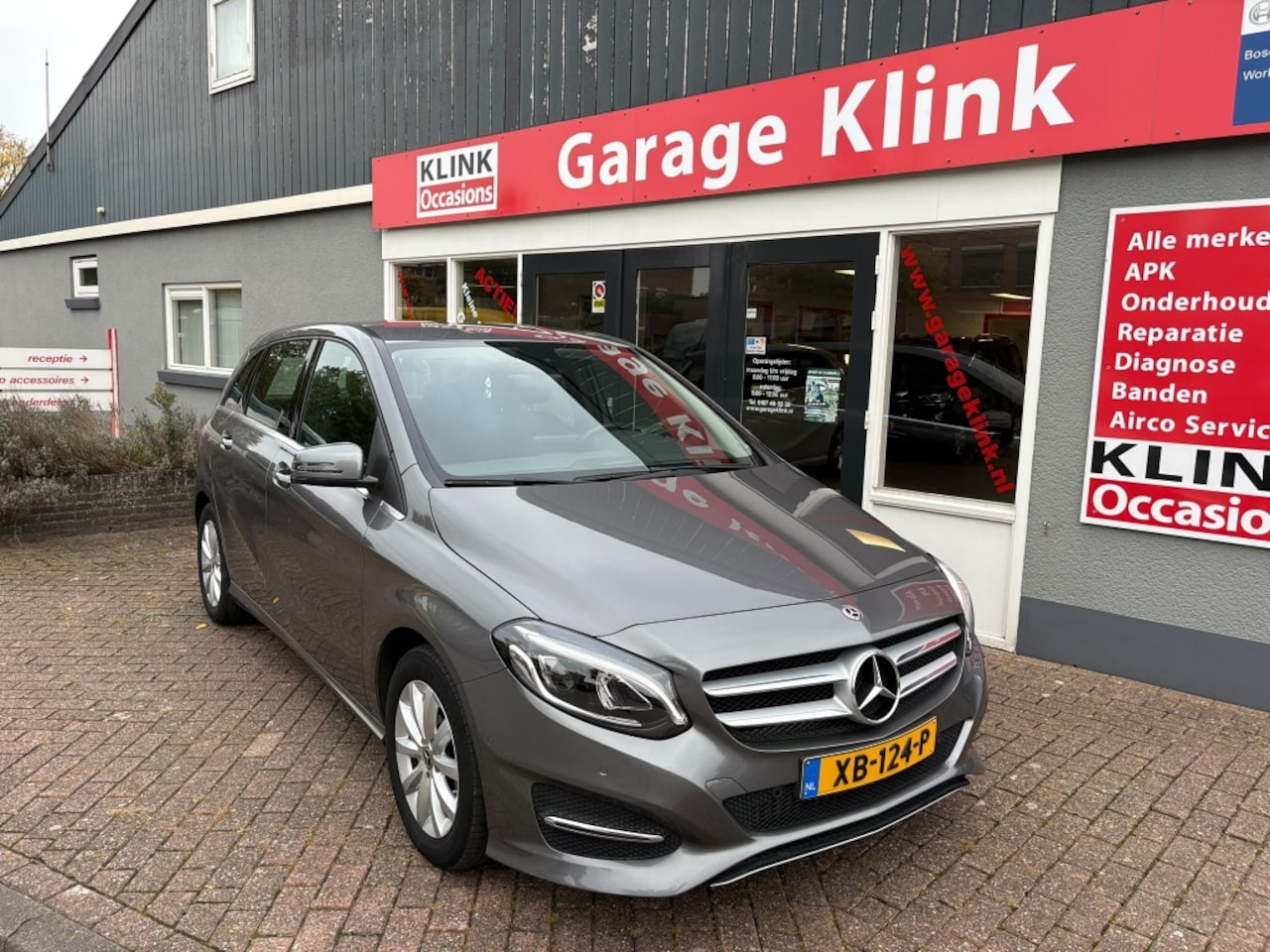 Mercedes-Benz B-klasse - B180 122PK 7G-DCT Urban Ambition Rechtstreeks vd eerste familie ,volledig mercedes dealer - AutoWereld.nl