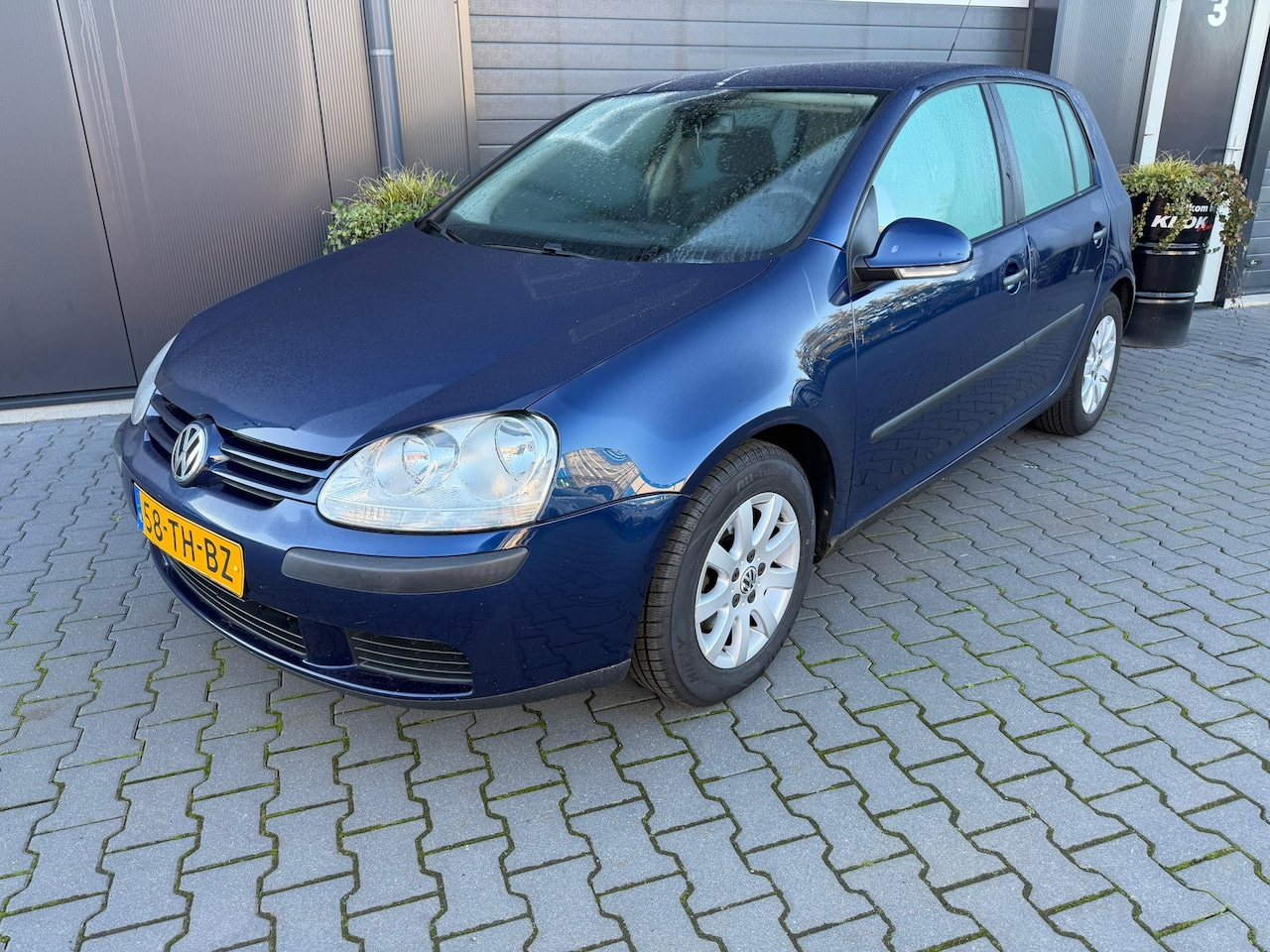 Volkswagen Golf - 1.6 FSI Comfortline 1.6 FSI Comfortline nieuwe apk !! - AutoWereld.nl