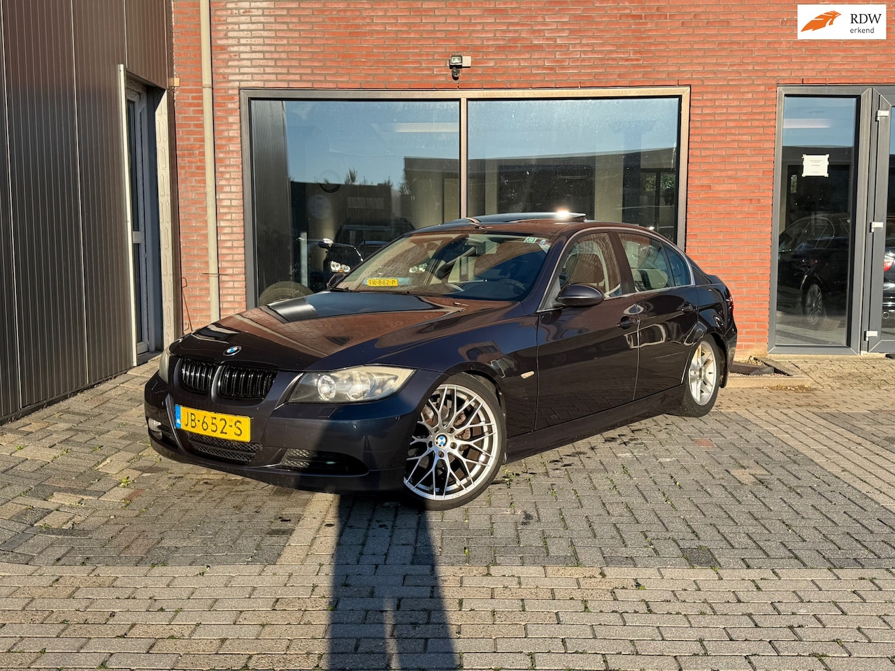 BMW 3-serie - 325i | Drift tool | 08-2027 APK! | Pano | Harnas | - AutoWereld.nl