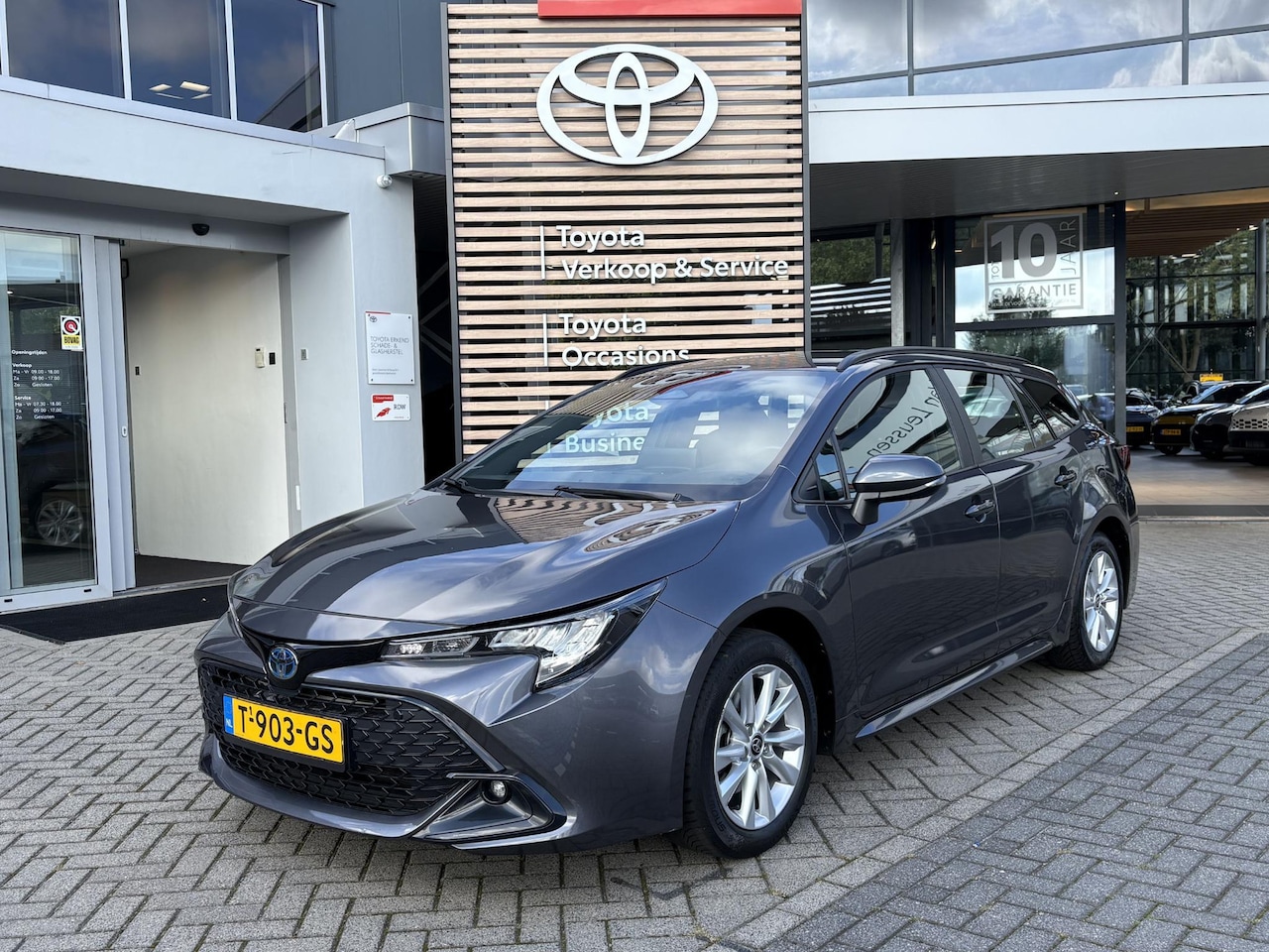 Toyota Corolla Touring Sports - Hybrid 140 Active NL-AUTO 1E EIGENAAR CAMERA APPLE/ANDROID AD-CRUISE DAB+ LM-VELGEN - AutoWereld.nl