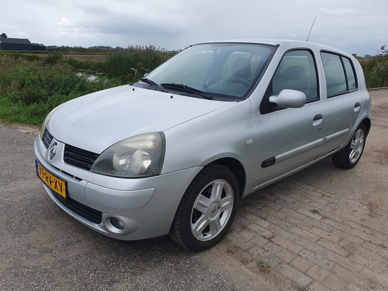 Renault Clio - 1.2-16V Excitement apk 06-2027 - AutoWereld.nl