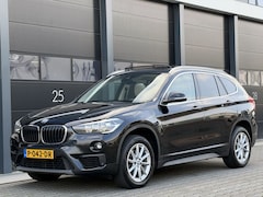BMW X1 - 2.0 18D Pano Leer Camera Clima