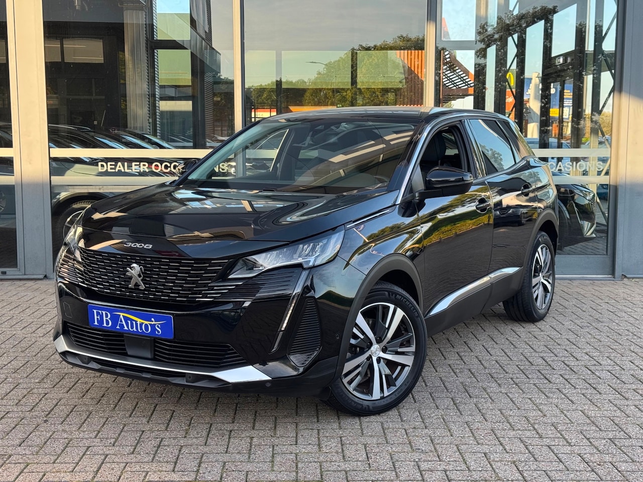Peugeot 3008 - 1.2 PureTech Allure Pack Airco Cruise Navi Lmv Camera - AutoWereld.nl