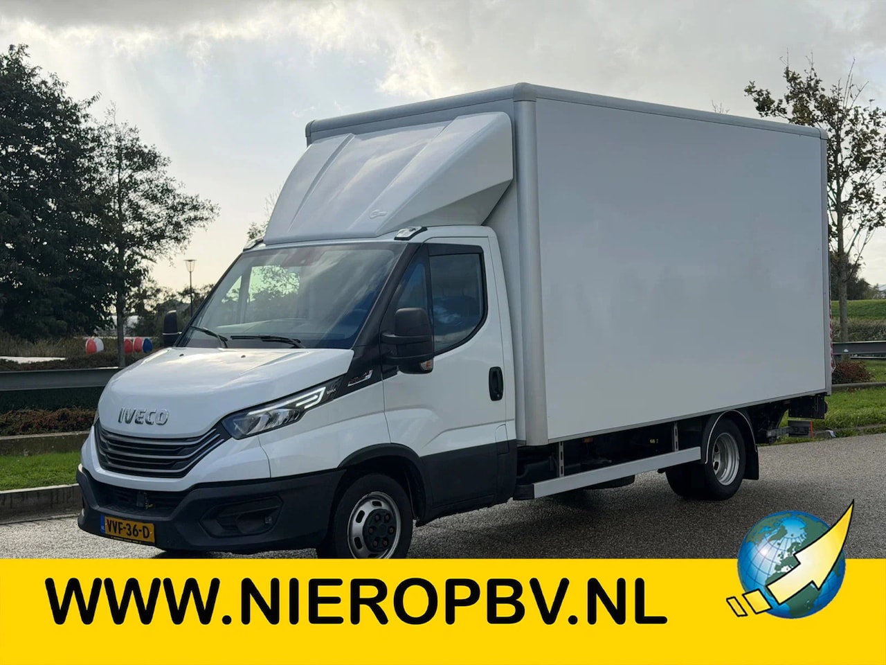 Iveco Daily - 40C18 Bakwagen Laadklep Zijdeur Automaat Airco Navi Cruisecontrol - AutoWereld.nl
