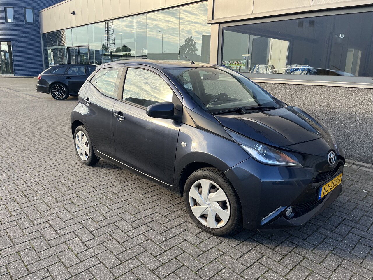 Toyota Aygo - 1.0 VVT-i x-play 1.0 VVT-i x-play - AutoWereld.nl