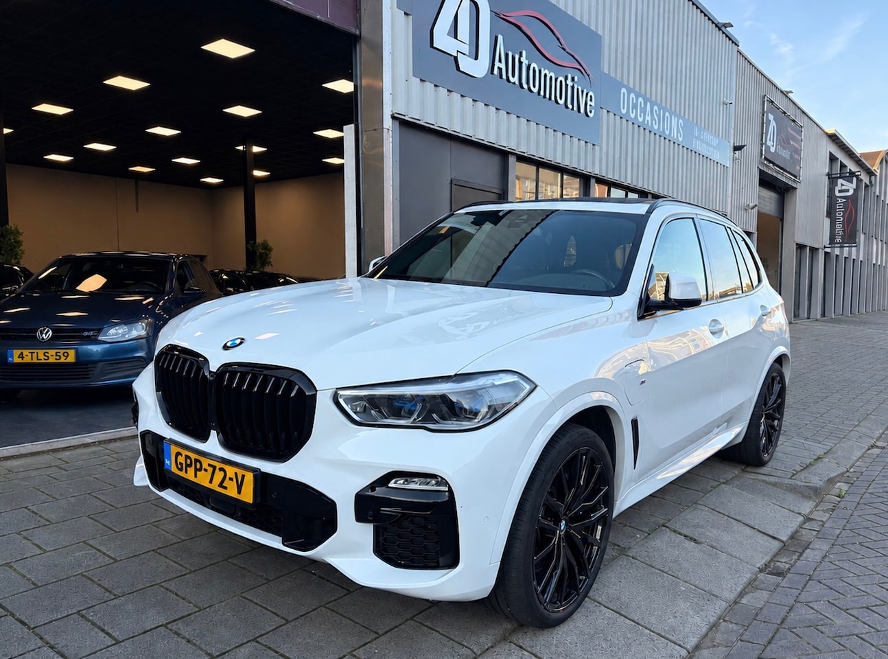 BMW X5 - XDrive45e High Executive M Pano 2021 - AutoWereld.nl