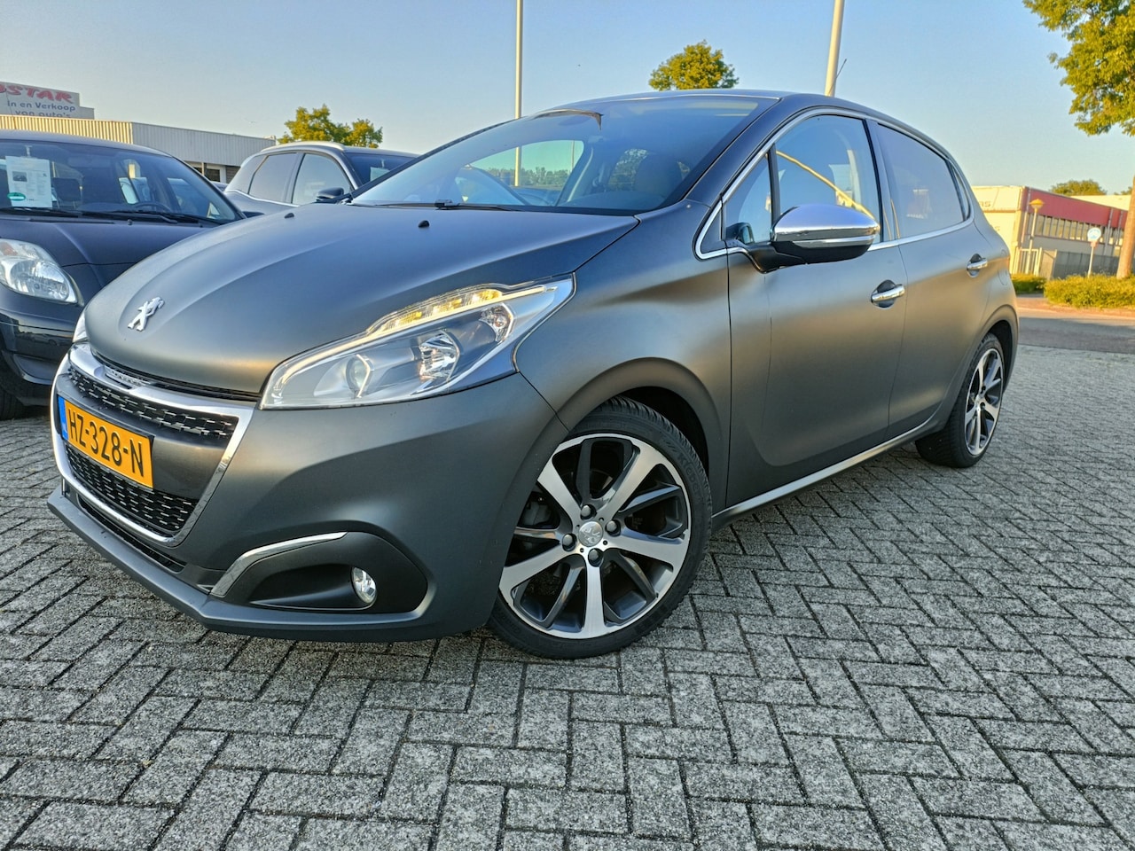 Peugeot 208 - 1.2 PureTech Première/PANO/VOL OPTIES - AutoWereld.nl