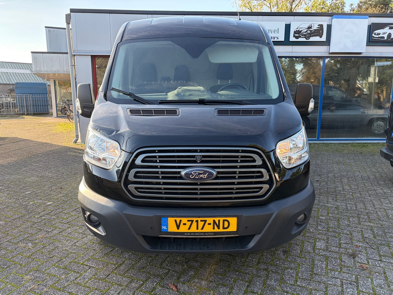 Ford Transit - 330 2.0 TDCI 130 PK L3H2 Trend ZWART EERSTE EIGENAAR - AutoWereld.nl