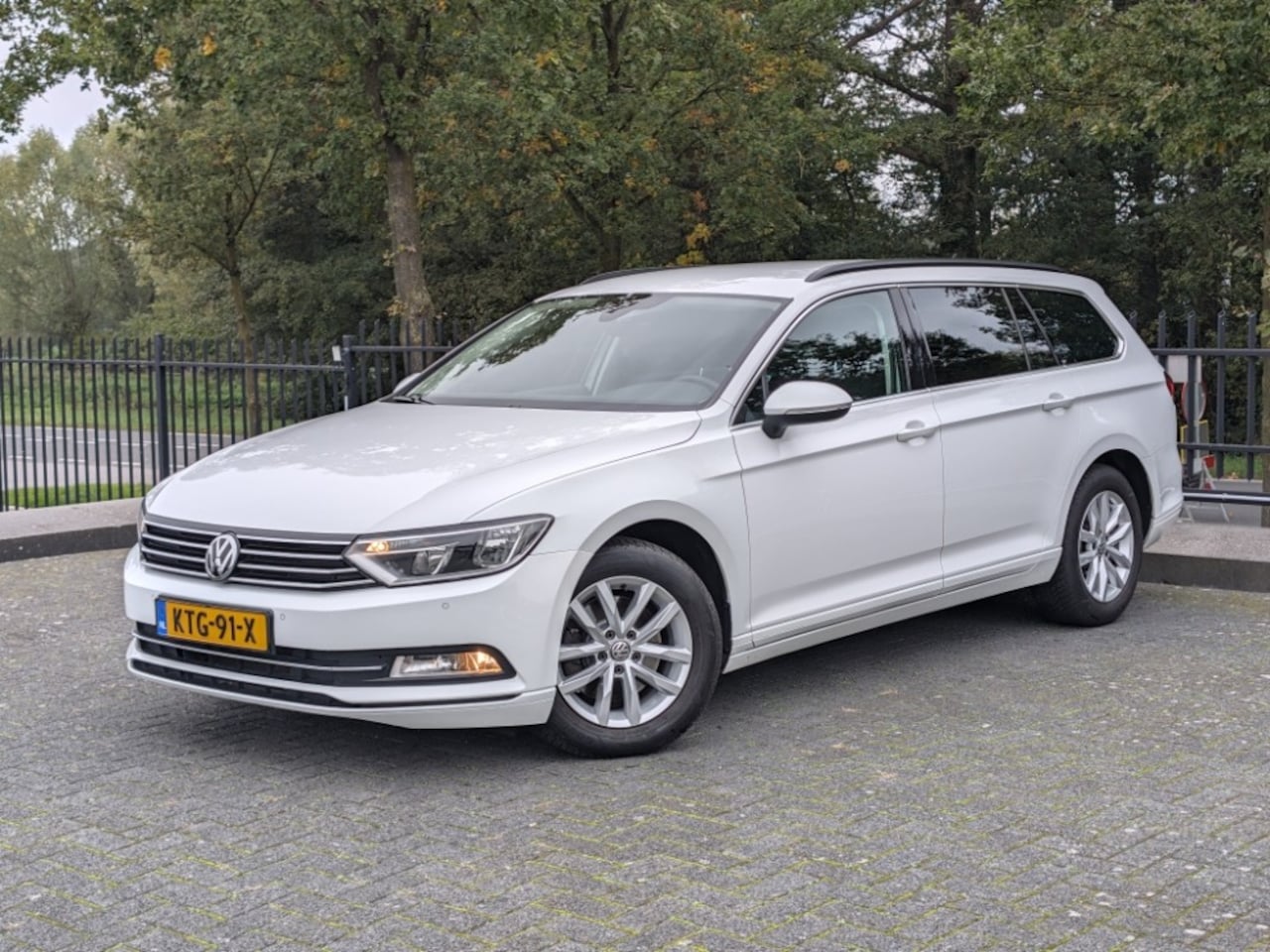 Volkswagen Passat Variant - 1.5 TSI 150PK Comfortline Business | Stoelverw. | PDC | Virtual | ACC | Climate Contr. | A - AutoWereld.nl