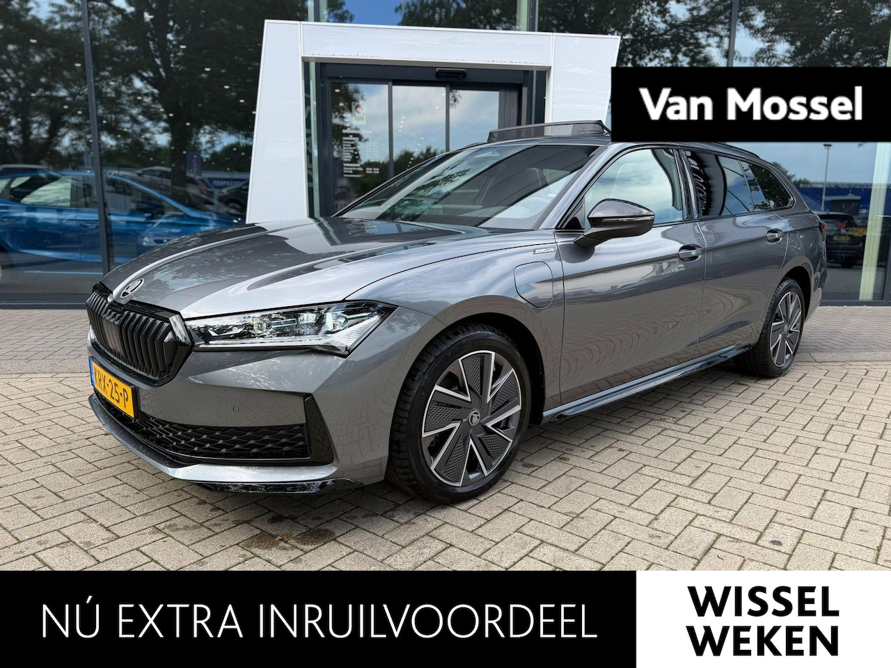 Skoda Superb Combi - 1.5 TSI PHEV Sportline Business 204 pk | Automaat | LED | Trekhaak | Achteruitrijcamera | - AutoWereld.nl