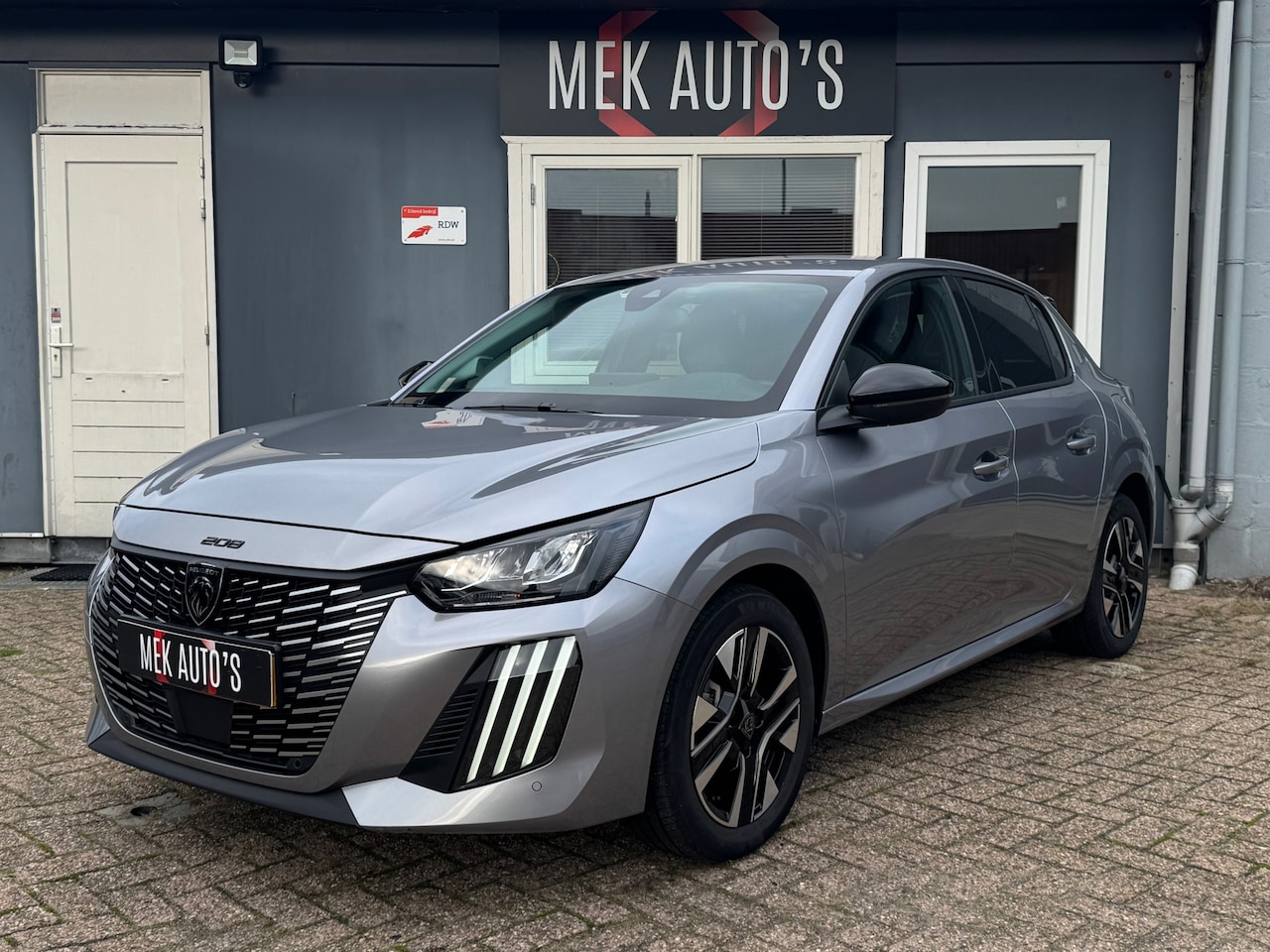Peugeot 208 - 1.2 Hybrid 110 e-DCS6 Allure|Navi|Cruise|Climate| - AutoWereld.nl