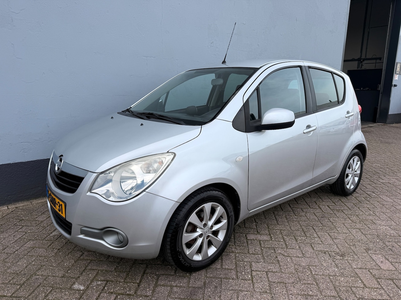 Opel Agila - 1.0 Edition - Airco - LMV - AutoWereld.nl