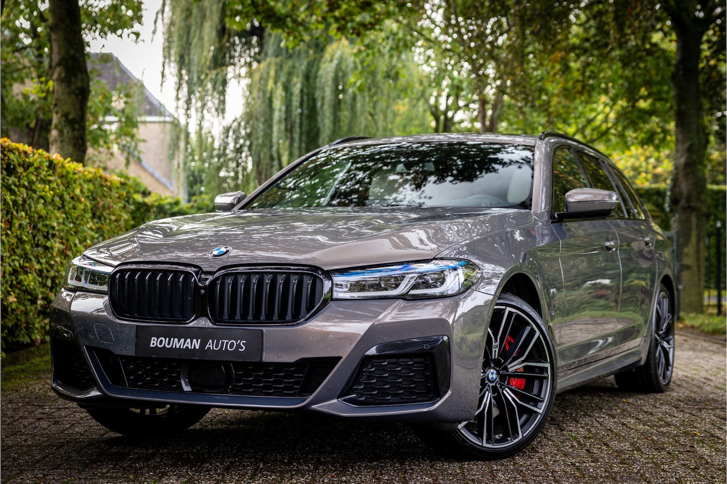 BMW 5-serie Touring - 540i xDrive M Sport Pro Individual Laser Adaptive Drive Soft Close Panorama Stoelventilati - AutoWereld.nl