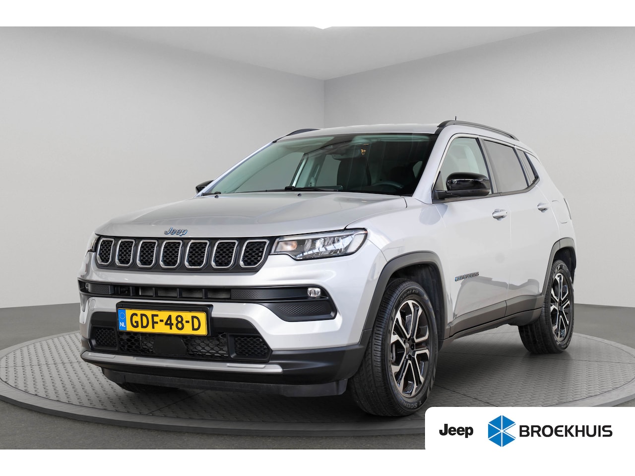 Jeep Compass - 4xe 190 Plug-in Hybrid Night Eagle | Camera | Navigatie | Climate Controle | Apple Carplay - AutoWereld.nl