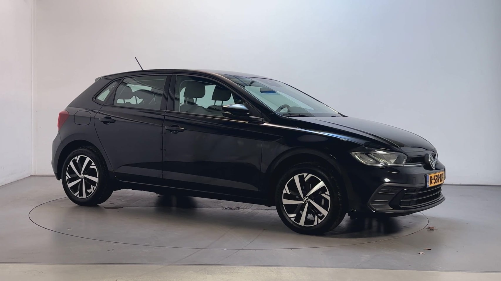 Volkswagen Polo - 1.0 TSI DSG Life Business Stoelverwarming Parkeersensoren Navigatie DAB+ - AutoWereld.nl