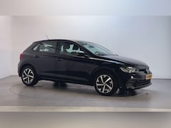 Volkswagen Polo - 1.0 TSI DSG Life Business Stoelverwarming Parkeersensoren Navigatie DAB+