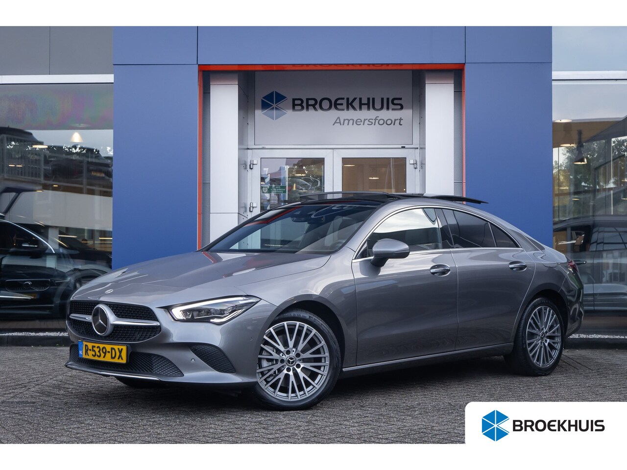 Mercedes-Benz CLA-Klasse - 250 e Business Solution Luxury Limited | Panoramadak | Camera | Parkeersensoren | Sfeer | - AutoWereld.nl