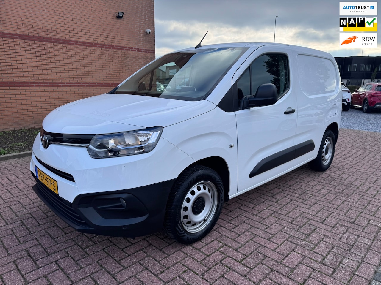 Toyota ProAce City - 1.5 D-4D Live 1.5 D-4D Live, Automaat, Euro 6, Apple Carplay, PDC V+A+Camera - AutoWereld.nl